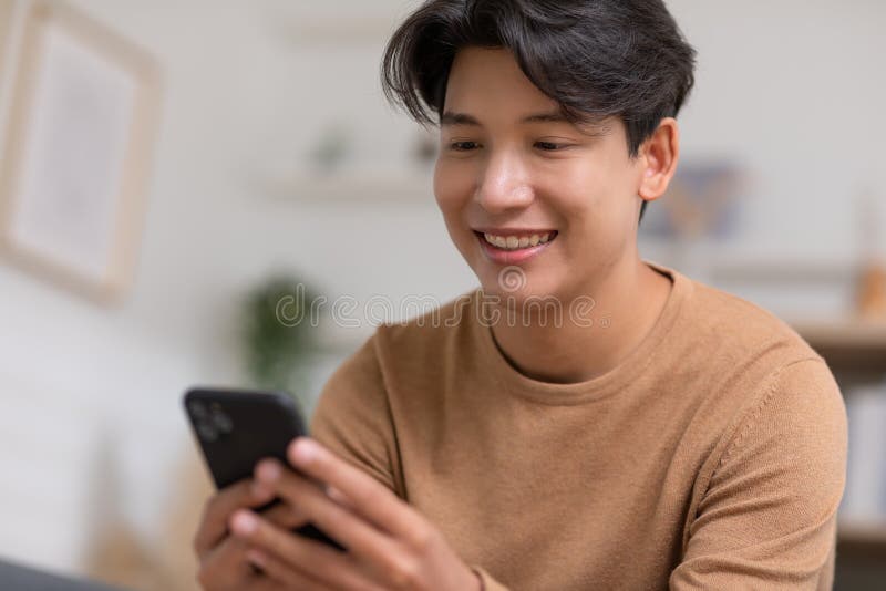 民眾收到核貸通知開心笑容